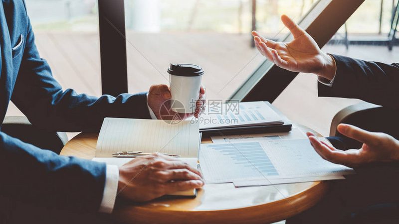 管理咨询公司价格影响因素揭秘：解码成本背后的逻辑**